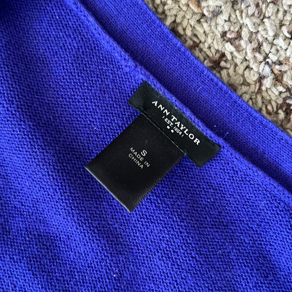 Button down cardigan Ann Taylor sweater Size Small purple - Picture 2 of 3